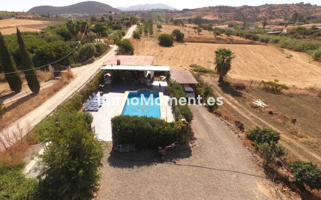 Country house - Resale - Inland  - Coín