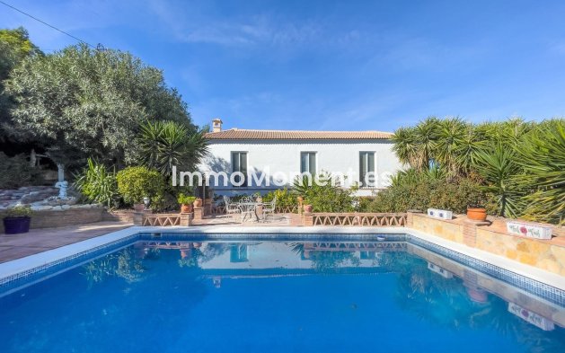 Country house - Resale - Inland  - Coín