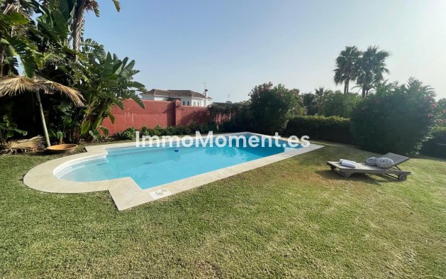 Detached villa - Alquiler a corto plazo - Estepona - Atalaya