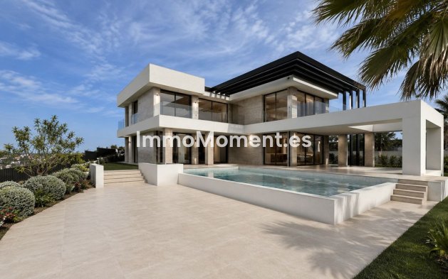 Detached villa - New Build - Estepona - Estepona Centro