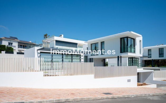 Detached villa - New Build - Mijas Costa - El Chaparral