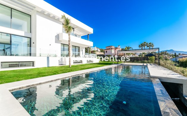 Detached villa - Resale - Benahavís - Benahavís Centro
