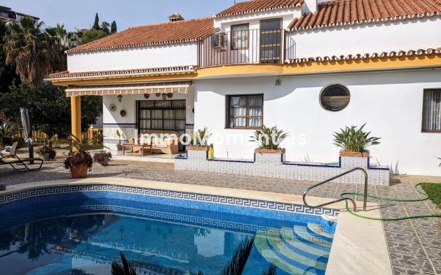 Detached villa - Resale - Benalmadena - Benalmadena Centro