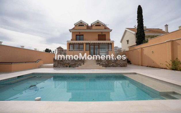 Detached villa - Resale - Benalmadena - Benalmadena Costa