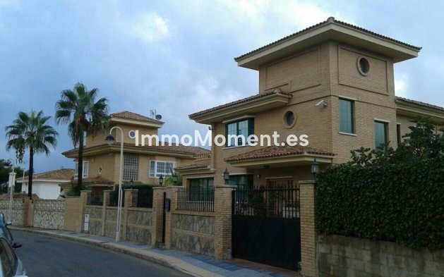 Detached villa - Resale - Benidorm - Benidorm Centro
