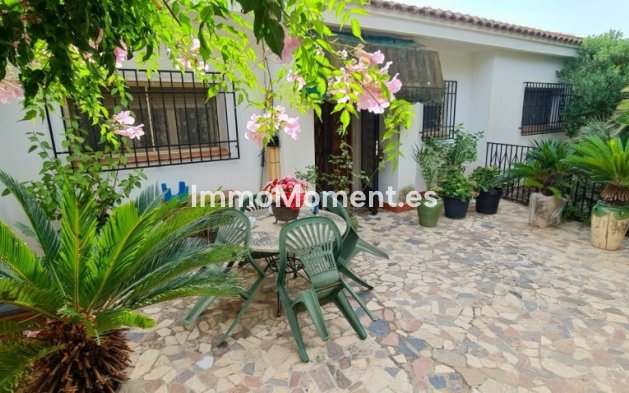 Detached villa - Resale - Benidorm - Benidorm Centro