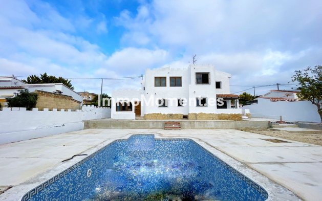 Detached villa - Resale - Calpe - Calpe Centro