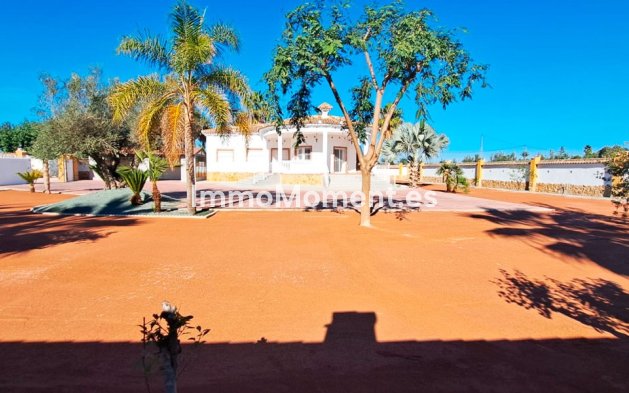 Detached villa - Resale - Catral - Catral Centro