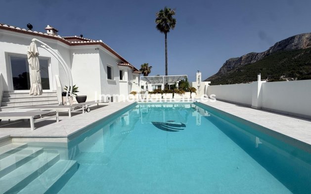 Detached villa - Resale - Denia - Denia Centro
