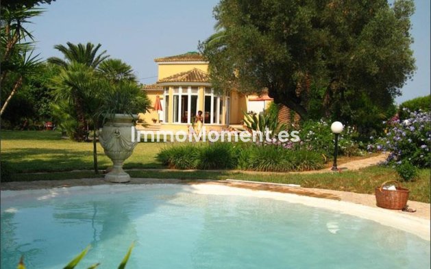 Detached villa - Resale - Denia - Denia Centro