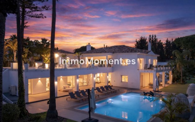 Detached villa - Resale - Estepona - Atalaya