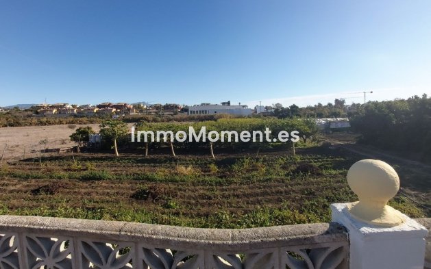 Detached villa - Resale - Estepona - Cancelada
