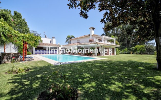 Detached villa - Resale - Estepona - Costalita