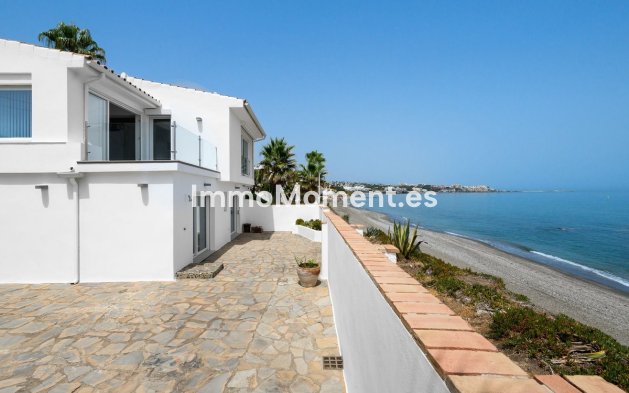 Detached villa - Resale - Estepona - Estepona Centro