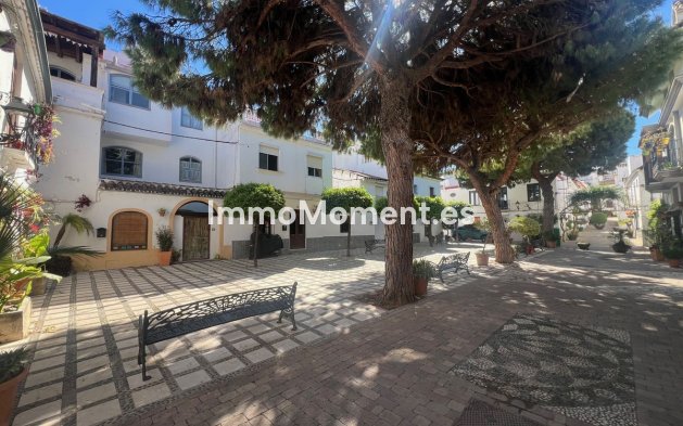 Detached villa - Resale - Estepona - Estepona Centro