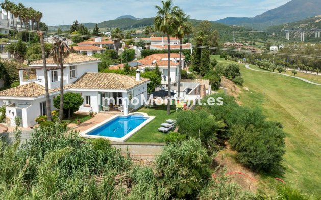 Detached villa - Resale - Estepona - Estepona Centro