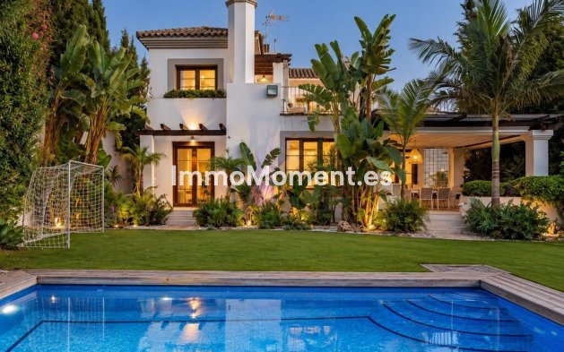 Detached villa - Resale - Estepona - Estepona Centro