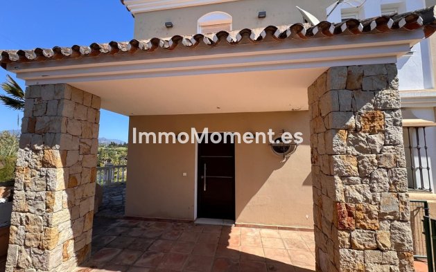 Detached villa - Resale - Estepona - Estepona Centro