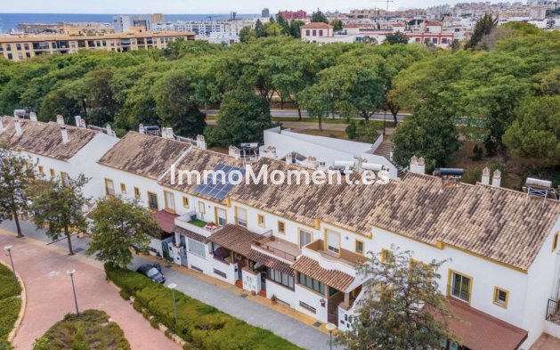 Detached villa - Resale - Estepona - Estepona Centro
