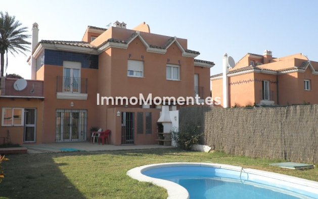 Detached villa - Resale - Estepona - Estepona Centro