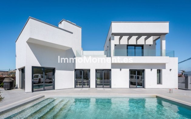 Detached villa - Resale - Estepona - Estepona Centro