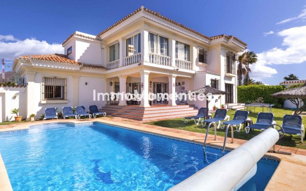 Detached villa - Resale - Estepona - Estepona Centro