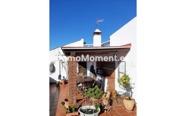 Detached villa - Resale - Estepona - Estepona Centro
