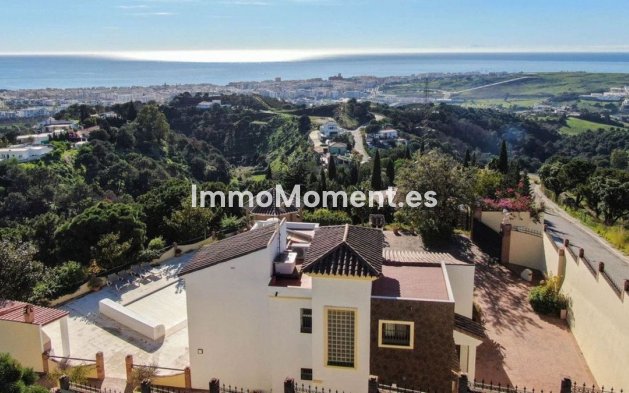 Detached villa - Resale - Estepona - Estepona Centro