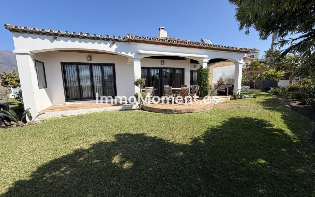 Detached villa - Resale - Estepona - Estepona Centro