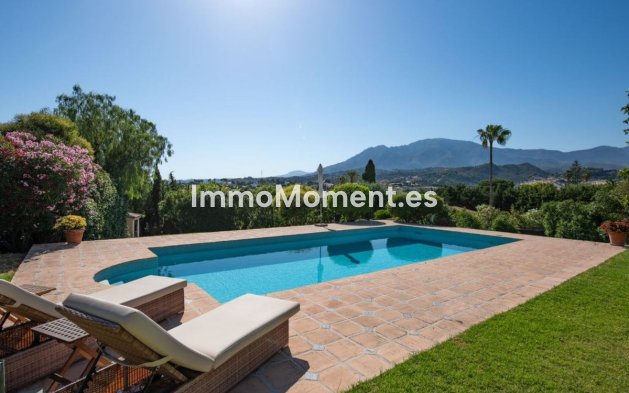 Detached villa - Resale - Estepona - Estepona Centro