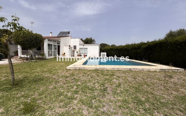 Detached villa - Resale - Estepona - Selwo