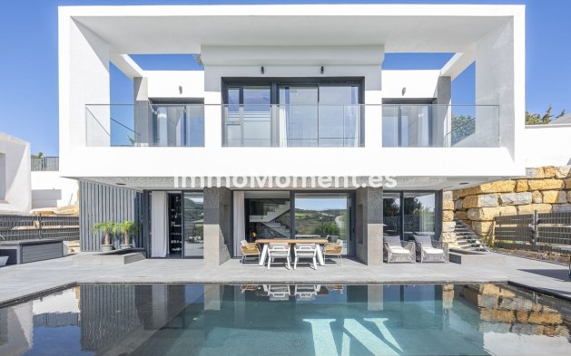 Detached villa - Resale - Estepona - Valle Romano