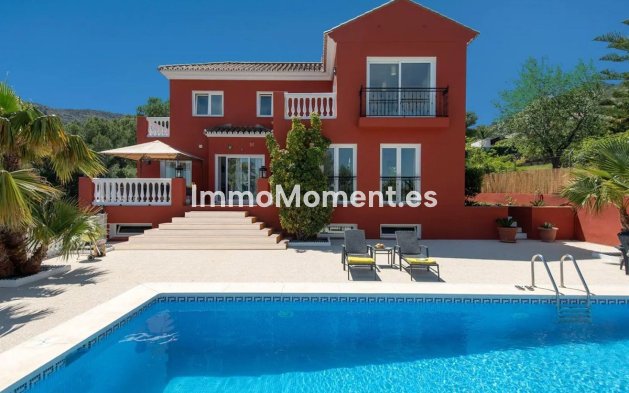 Detached villa - Resale - Inland  - Alhaurín de la Torre