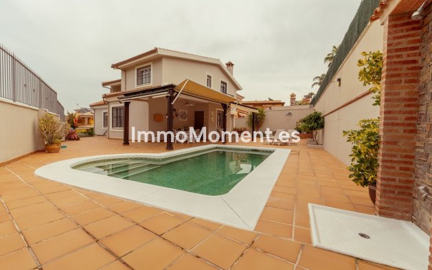Detached villa - Resale - Inland  - Alhaurín de la Torre