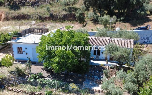 Detached villa - Resale - Inland  - Alhaurín el Grande Centro