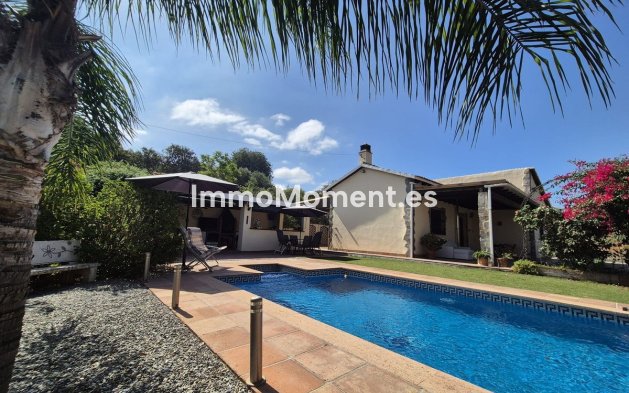Detached villa - Resale - Inland  - Coín