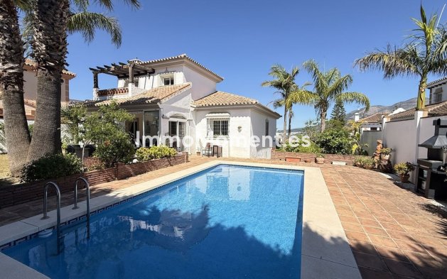 Detached villa - Resale - Inland  - Coín