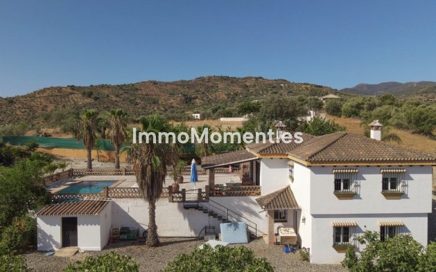 Detached villa - Resale - Inland  - Guaro