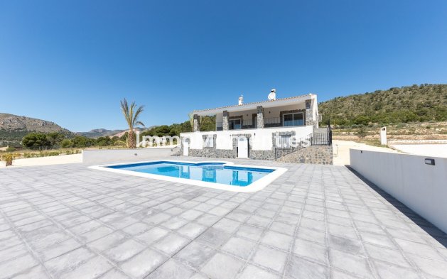 Detached villa - Resale - La Romana - La Romana Centro