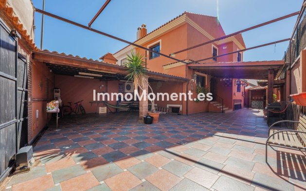 Detached villa - Resale - Málaga - Puerto de la Torre
