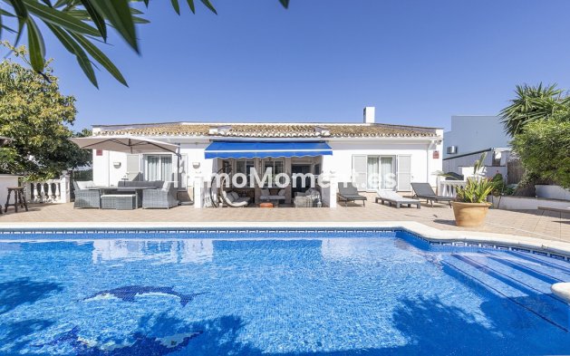 Detached villa - Resale - Manilva - La Duquesa