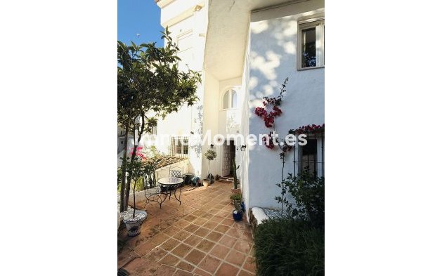 Detached villa - Resale - Marbella - Altos de los Monteros