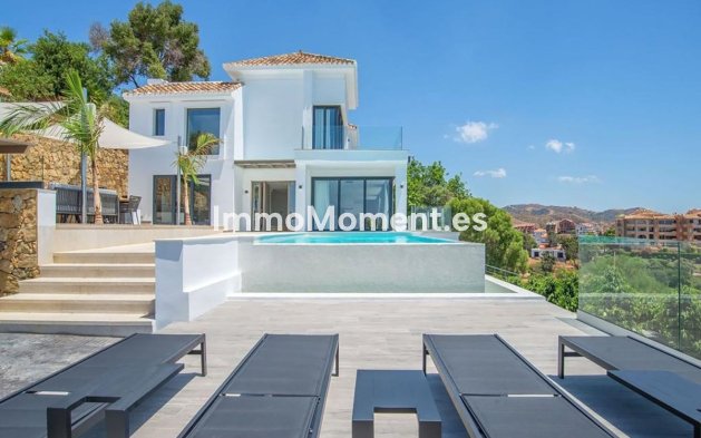 Detached villa - Resale - Marbella - Elviria