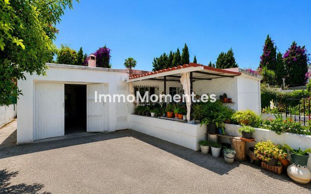 Detached villa - Resale - Marbella - Elviria