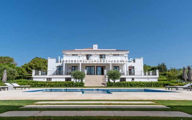 Detached villa - Resale - Marbella - Guadalmina Alta