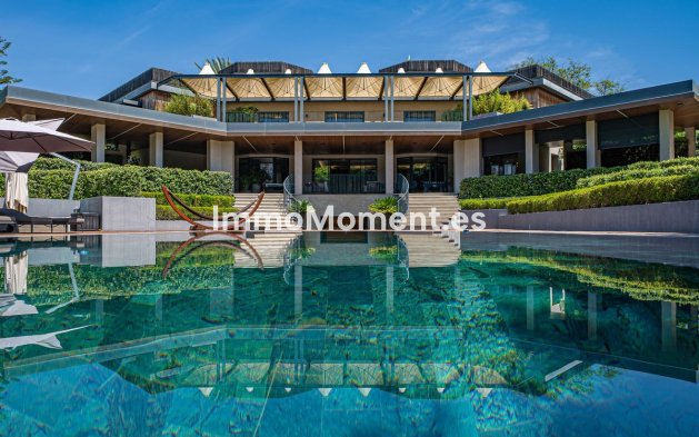 Detached villa - Resale - Marbella - Guadalmina Baja