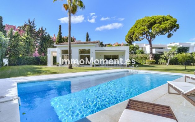 Detached villa - Resale - Marbella - Guadalmina Baja