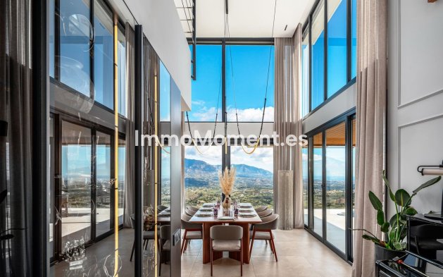 Detached villa - Resale - Marbella - La Mairena