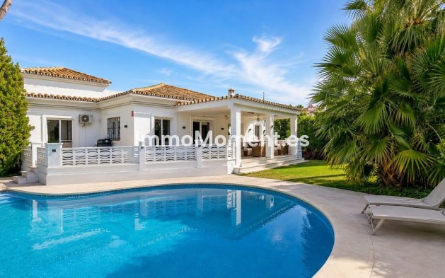 Detached villa - Resale - Marbella - Las Chapas