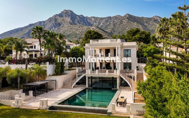 Detached villa - Resale - Marbella - Sierra Blanca